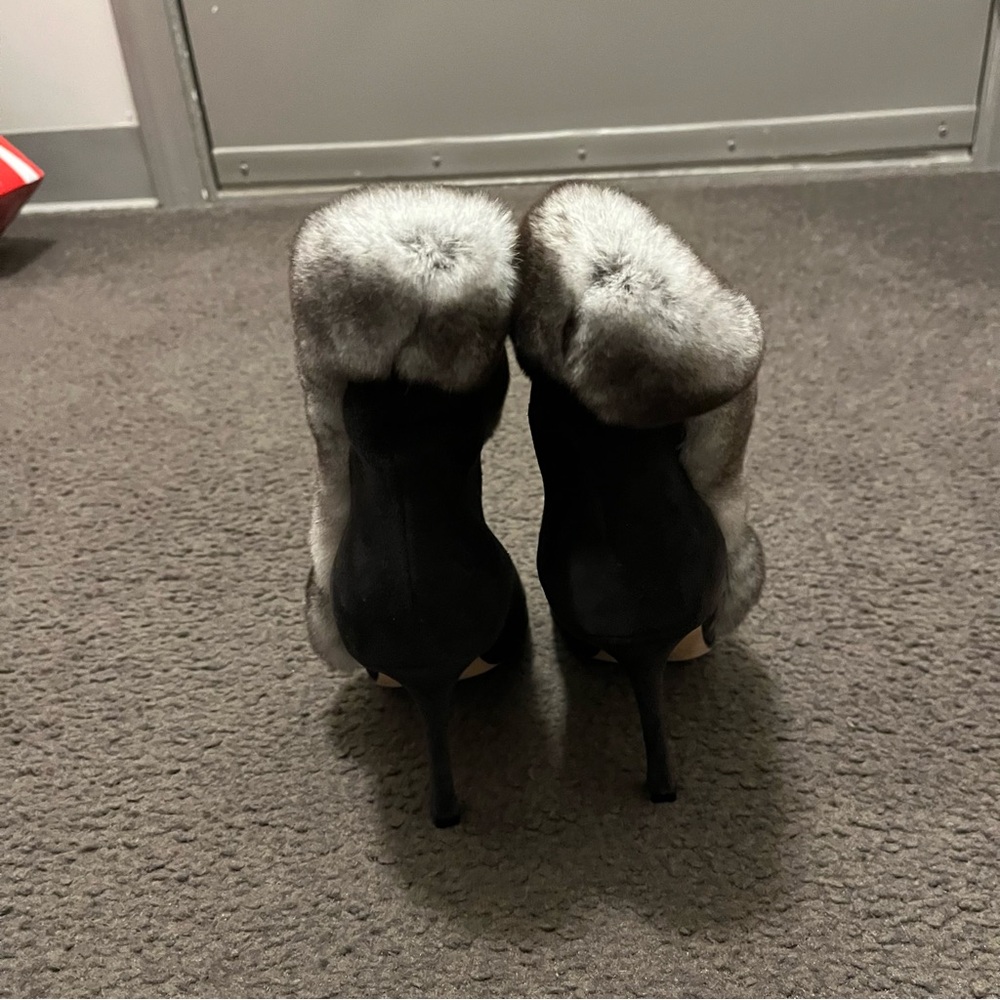 Manolo Blahnik Nestanu Suede Chinchilla Fur Heeled Booties - Picture 5 of 10